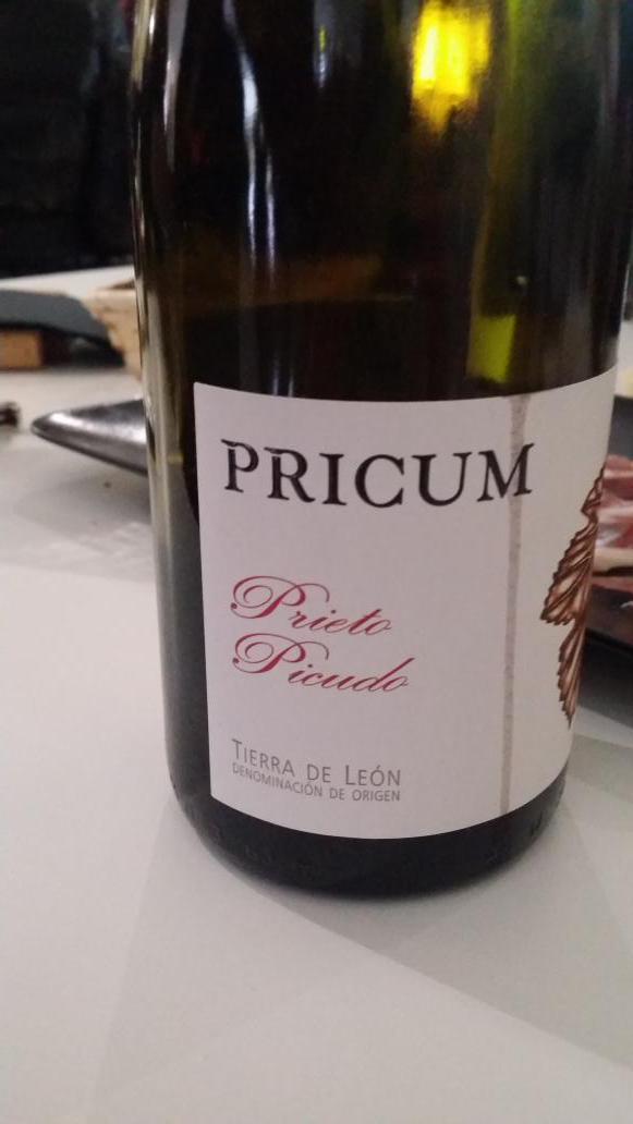 zeppelling's tweet photo. Para despedir el año bien. #BODEGASMARGON con Geni al frente. http://t.co/Wb8l1oRZod