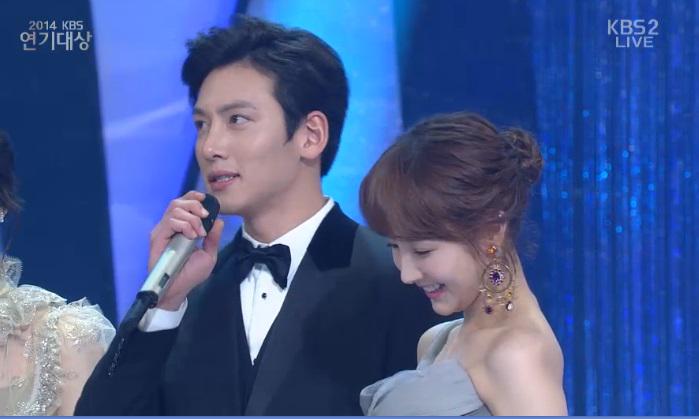 تويتر 韓流ツイッター على تويتر チ チャンウク パク ミニョン ベストカップル賞 14 Kbs 演技大賞 Http T Co E97zr7v4kz