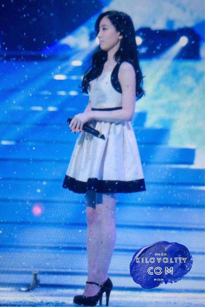 [PIC][31-12-2014]Hình ảnh mới nhất của SNSD từ Đại nhạc hội cuối năm - "2014 MBC Gayo Daejun"  B6MDgguCQAAwL5S