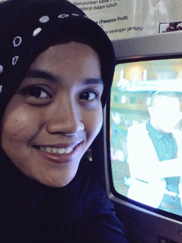 ummisammy's tweet photo. Staytune @Ini_Talkshow @netmediatama  yg kocaknya ga habis2 ^_^
Happy birthday bwt iqbal CJR
#NETMILIUNER_3  clue : J http://t.co/Fx5ok5punq