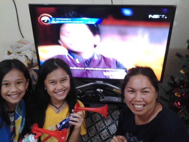wenny_laura's tweet photo. @netmediatama NewYearsEve πππ bersama @Ini_Talkshow semoga bisa dapet s5 #NETMILIUNER_3
CLUE : J http://t.co/FsSF0Fxfeo