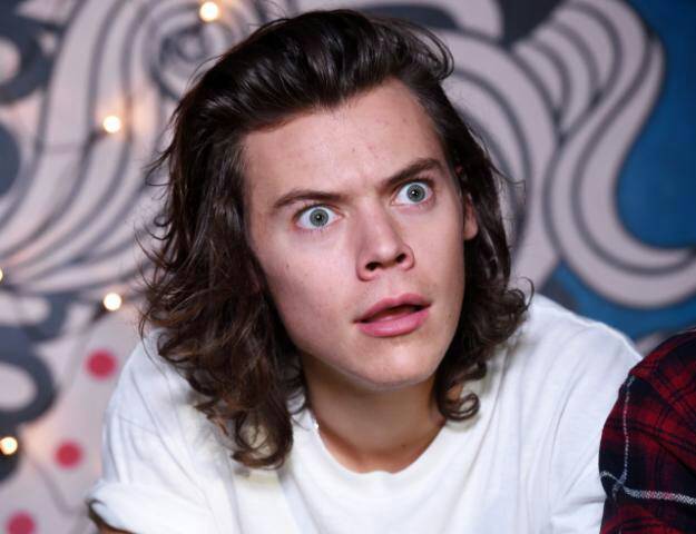 Story1D_INA's tweet photo. Aku tahun baruan dirumah aja nih huh-_- kalian gimana?-sel http://t.co/4NYpFjjaNr
