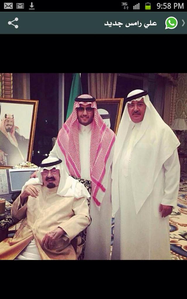 KMalgattani's tweet photo. اطال الله في عمركما والدي وسيدي ☝️☝️ http://t.co/9y8z4w3EPc