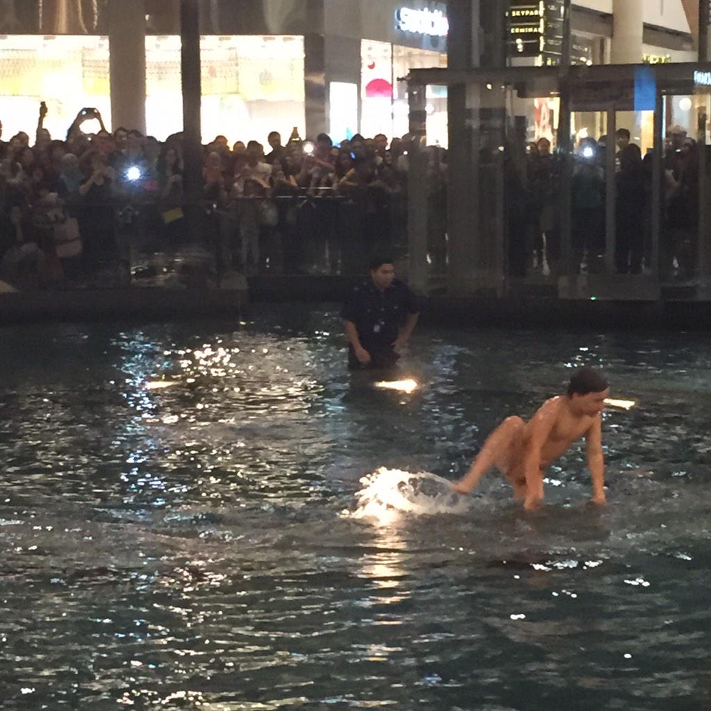 nsfw] angmoh swim naked at marina bay sands ❤️ Best adult photos at  happybuns.cafe