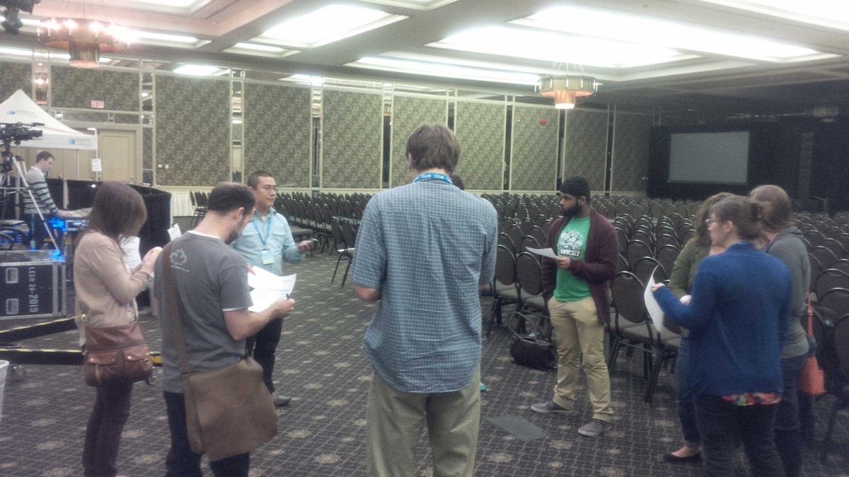 everseriousjill's tweet image. Thankful for the staff &amp;amp; volunteers who make main sessions happen at #p2cplusTO! Will be live tweeting this morn!