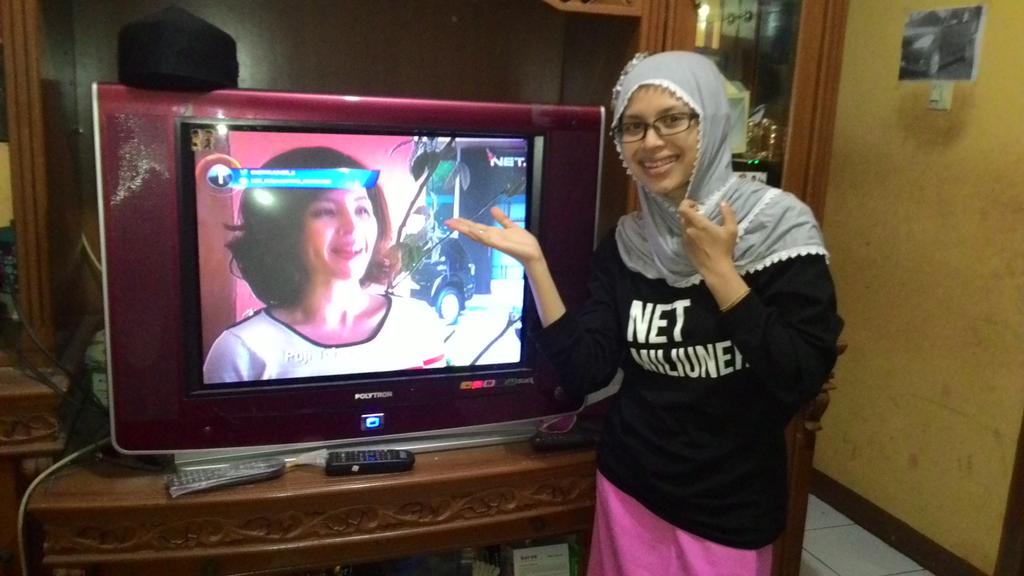 ochyGreen's tweet photo. Malam tahun baru kita patroli di NET aja ;) #NETMILIUNER_4 http://t.co/NqEUUVyAI5