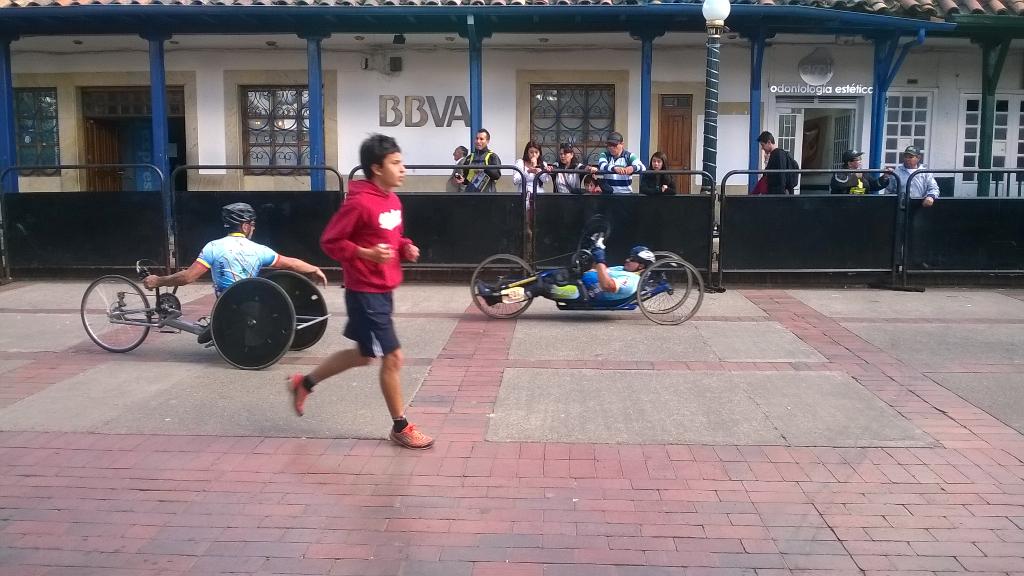 ViaAlTren1's tweet photo. #Carrera #SanSilvestre en #Chia http://t.co/HJPLHPevrK