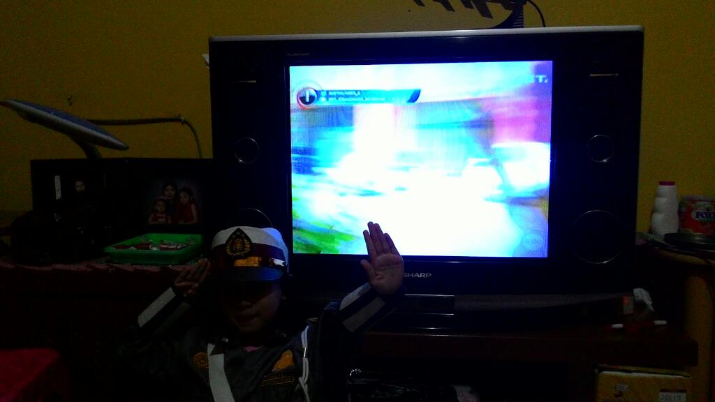 rafi_rivaldi's tweet photo. @netmediatama ada calon polwan lagi liat bapa polisi bertugas :D semoga dapet kado akhir tahun #NETMILIUNER_4 clue:I http://t.co/y7vots2GLq
