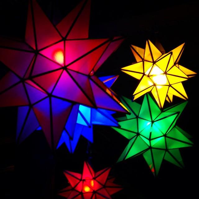 AACabobyBea's tweet image. #coollights#colorful#loscabos#holidays#downtown#lamarina#mexico#loveit#starshaped#newyearseve#pretty#lucesdecolor...