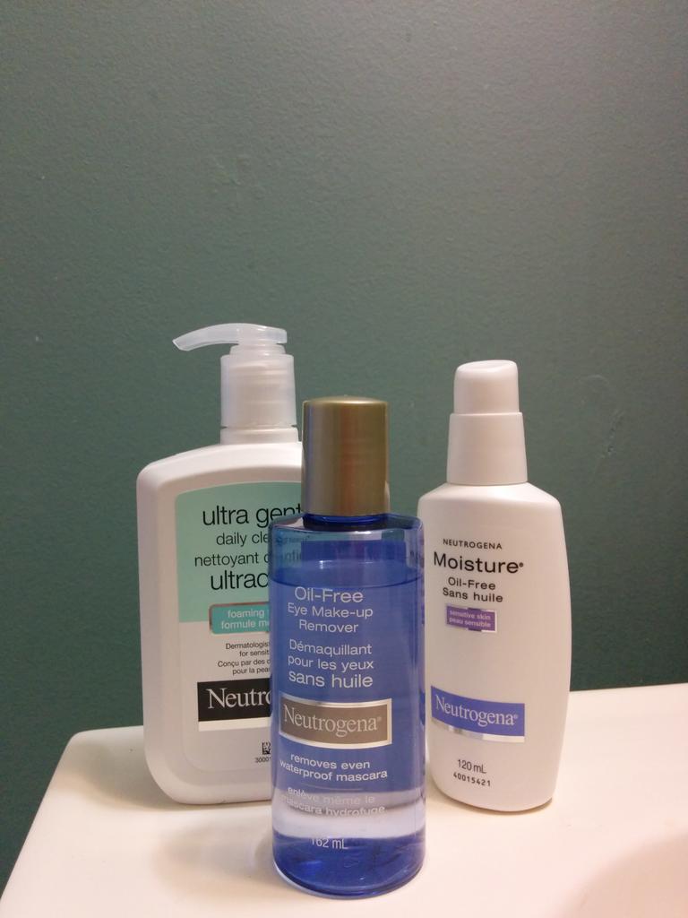 kaitlinkochanov's tweet photo. My holy grail of skin care!!! @neutrogena #Neutrogena #oilfree #ultragentle #skincare Everyone needs these products! http://t.co/d8C6klF3KF