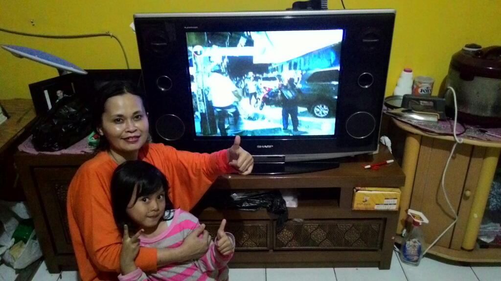 rafi_rivaldi's tweet photo. @netmediatama nonton NET bareng keluarga bikin nambah seru tahun baru nya #NETMILIUNER_4 CLUE : I http://t.co/4xAvw9eSJV