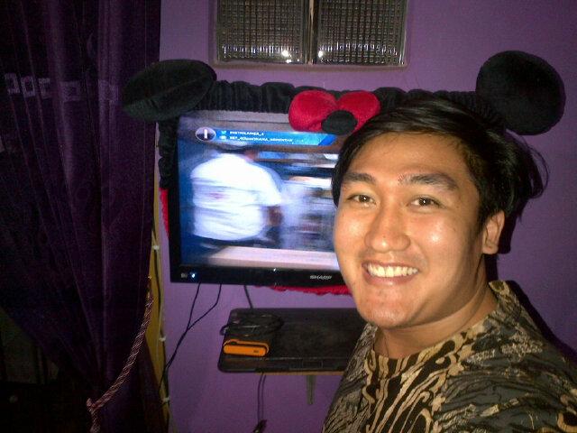 dewoadi's tweet photo. @netmediatama #NETMILIUNER_4 foto2 bareng net!! Clue I http://t.co/n9UcdCSYqs