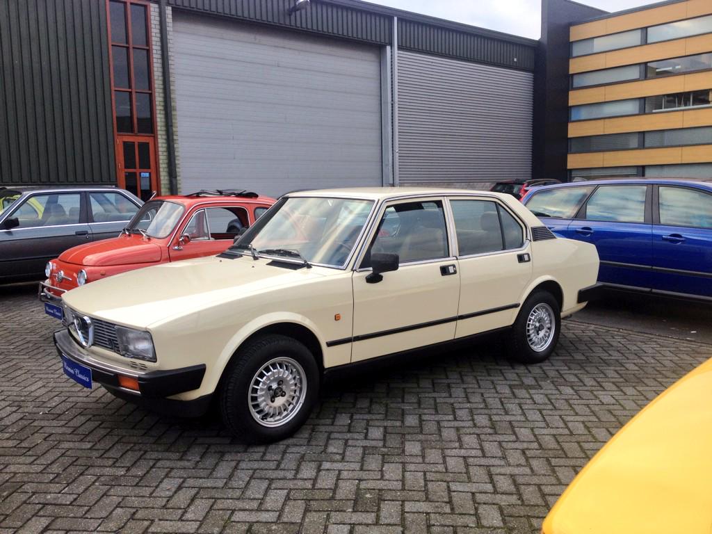 julkinen's tweet photo. You find the coolest things here. #montecarloyellow #classicbeige http://t.co/F6cWc6Xw6E