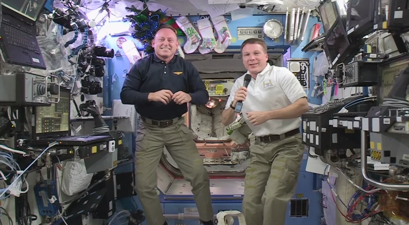 NASA_Events's tweet image. #HappyNewYear from the @Space_Station! They did the math &amp;amp; will celebrate #NYE2015 16 times: bit.ly/174GaLQ