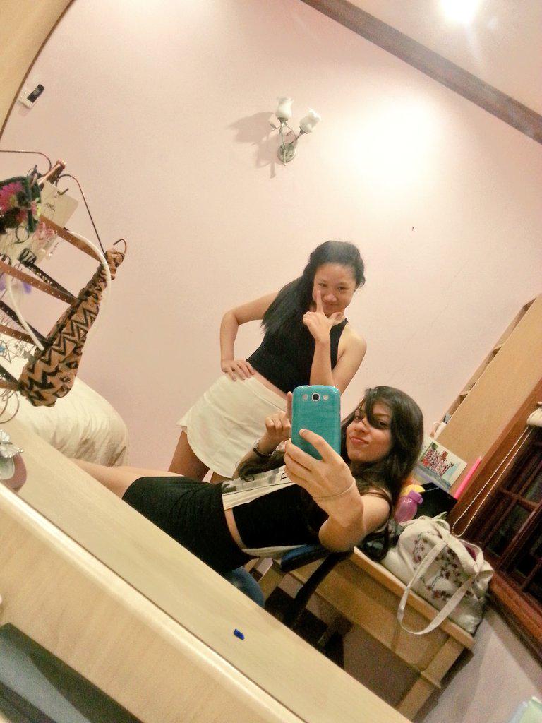 farina246's tweet image. New year! #woohoo #yipeee #2015  🎉🎊🎉🎉🎊🎉🎊