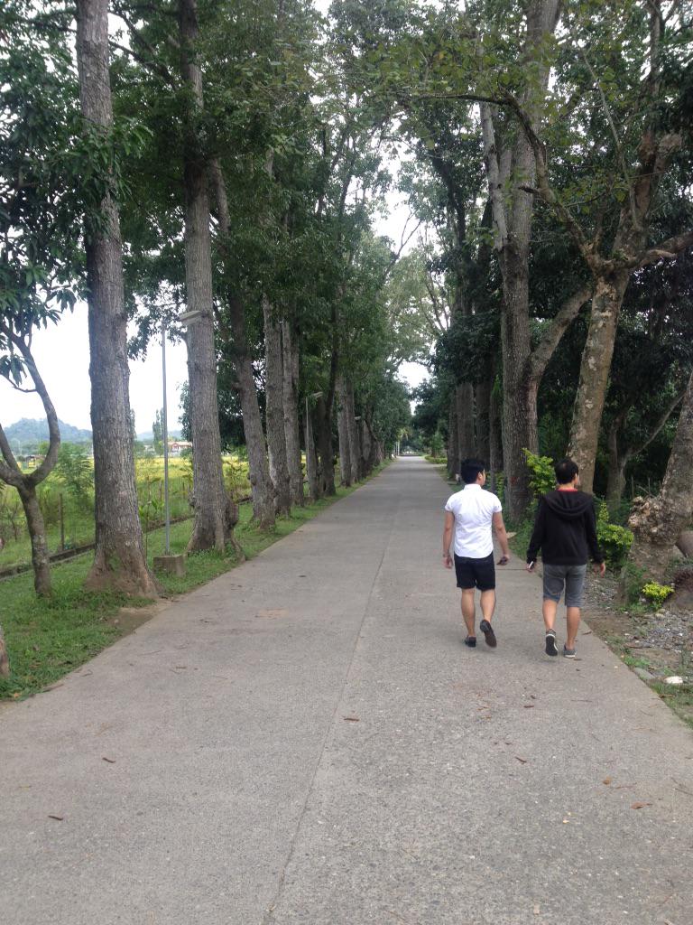 jrmymgy's tweet photo. Before the year ends, #NVSU #OldPisayBldg #BanganHillRiver with @mitotimoti and @domshamada #HNY http://t.co/MFggvD6PM5