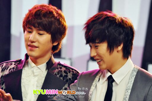 Happy Birthday Lee Sungmin. Wish you all the best. God bless you! Thank you for handle your maknae. 
