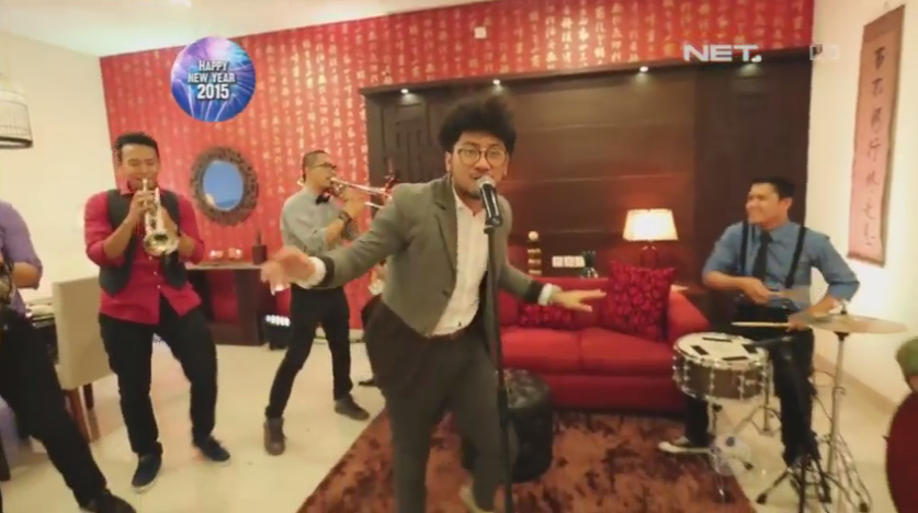 mdtvindonesia's tweet photo. Sudah terlalu lama sendiri
Sudah terlalu lama aku asyik sendiri @KuntoAjiW #NETMiliunerCelebration http://t.co/FZJf9CePsV
