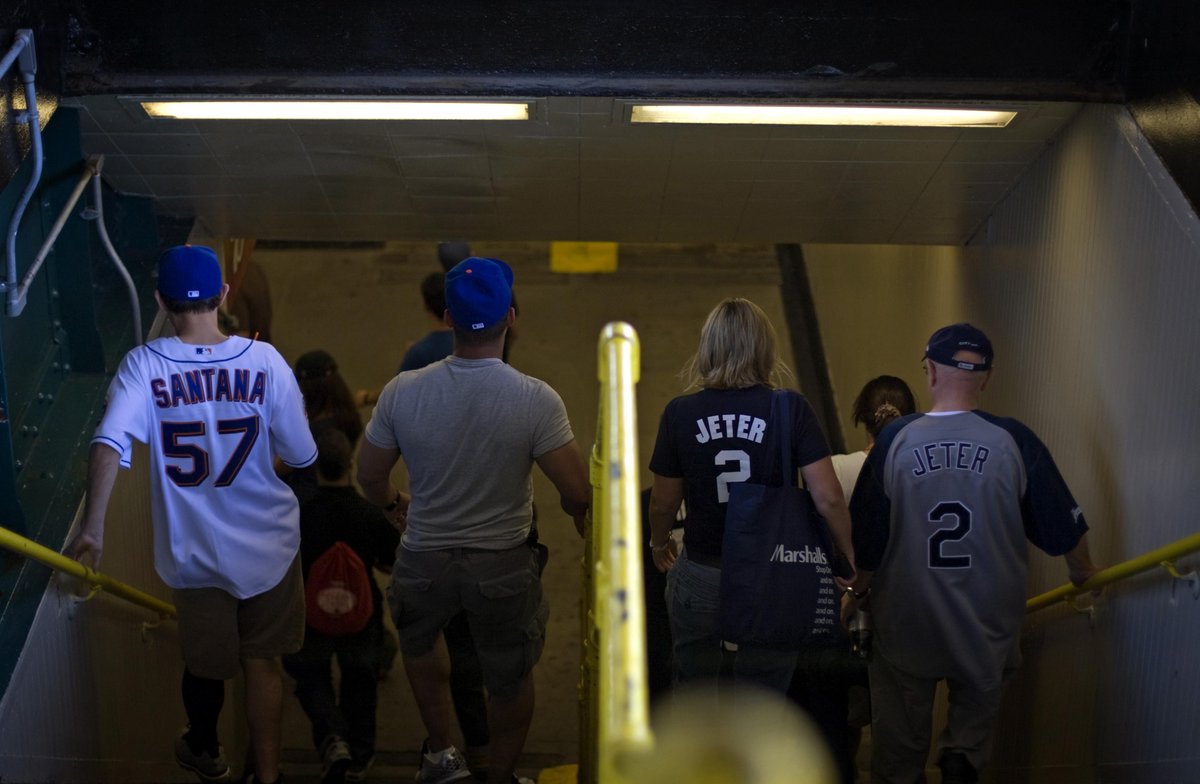 Mets's tweet photo. #MetsMonthofGiving ends today. The final gift is a pair of tix to a #SubwaySeries game. Enter: http://t.co/b2QLhy6Q8g http://t.co/QOppXL6rz9
