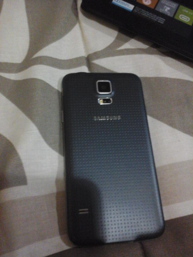 cdias1978's tweet photo. @ElGuayacoVende @DonDatosEc Aprovecha venta de samsung s5 16gb poco uso info por interno http://t.co/SMB8gsUcss