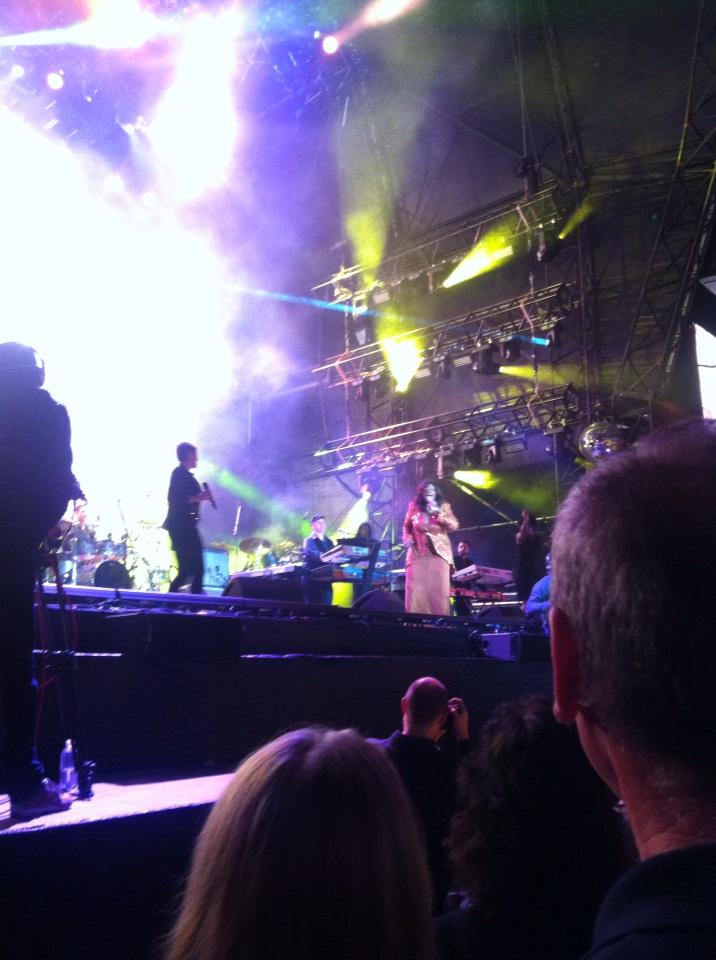 AlexBullEW's tweet photo. I will survive! The incredible Gloria Gaynor at #nyemasterjam #getlouder http://t.co/haAfNq2C7X