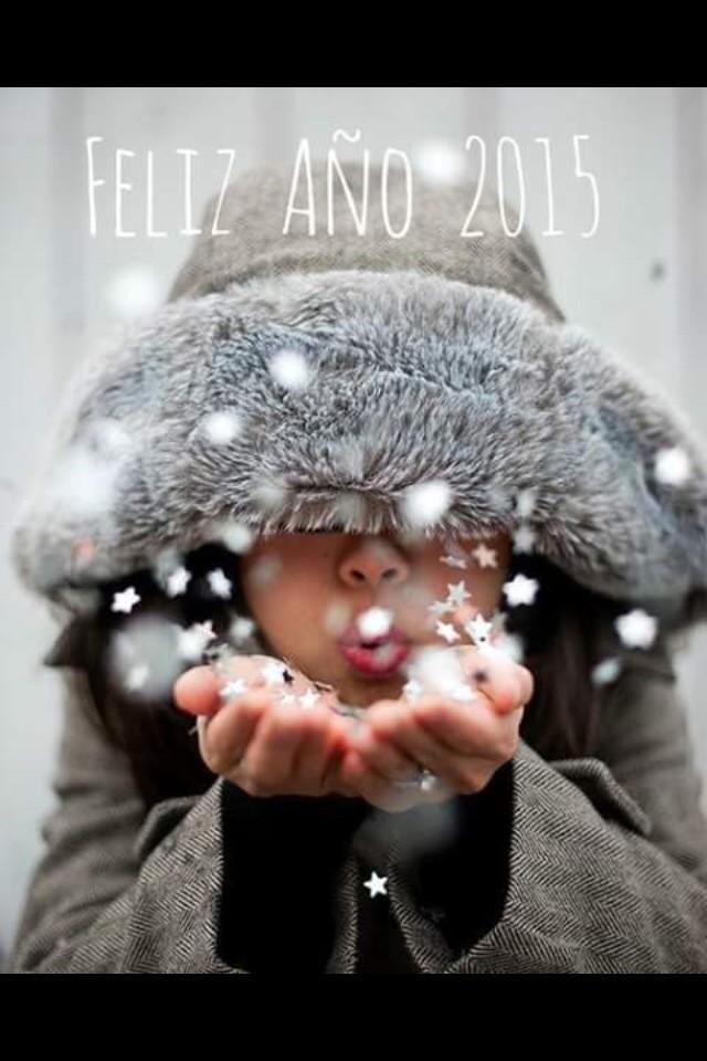 HDComunicate's tweet photo. Os deseamos lo mejor!!!!
Para este gran año que nos espera!!!!!
El 2015 será único 
😊😉 http://t.co/PsW8vJFSdm