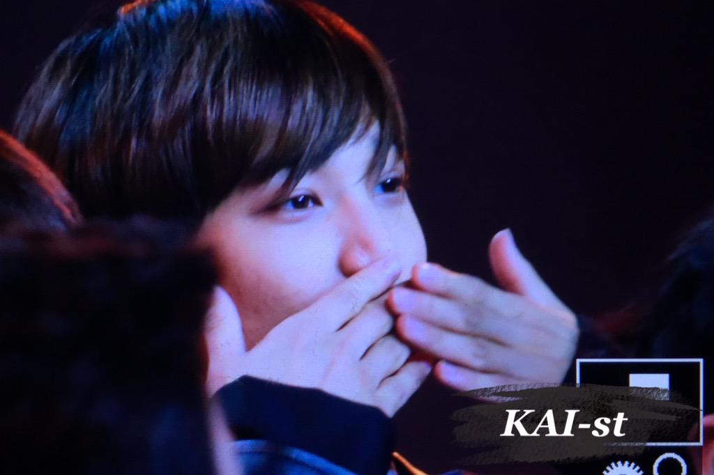 kai_st14's tweet photo. 150101 종인이 뽀뽀 받구 새해 복 많이 받으세요💕 http://t.co/QYsXCBD4At
