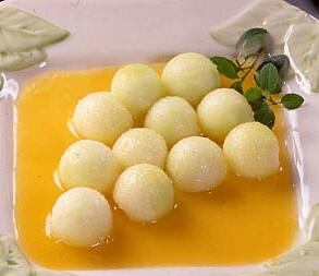 C21Mex's tweet photo. ¿Preparando la cena de Nochevieja? ¡Nosotros ya tenemos nuestro racimo de bolitas de melón! http://t.co/cjZrsDNDws Vía @MelonPlatinum