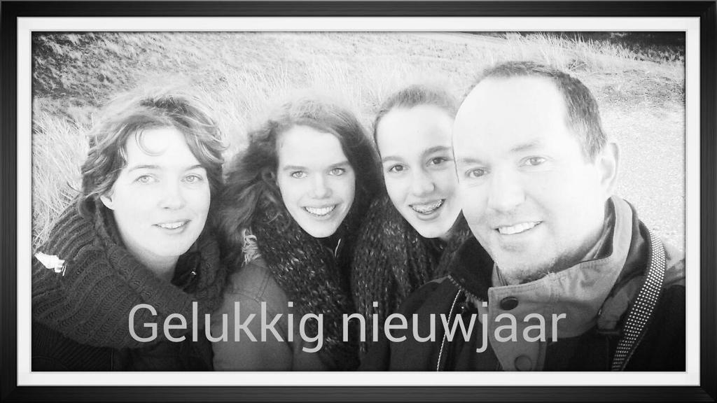 Wij wensen iedereen een goed uiteinde en een goed en gezond 2015.