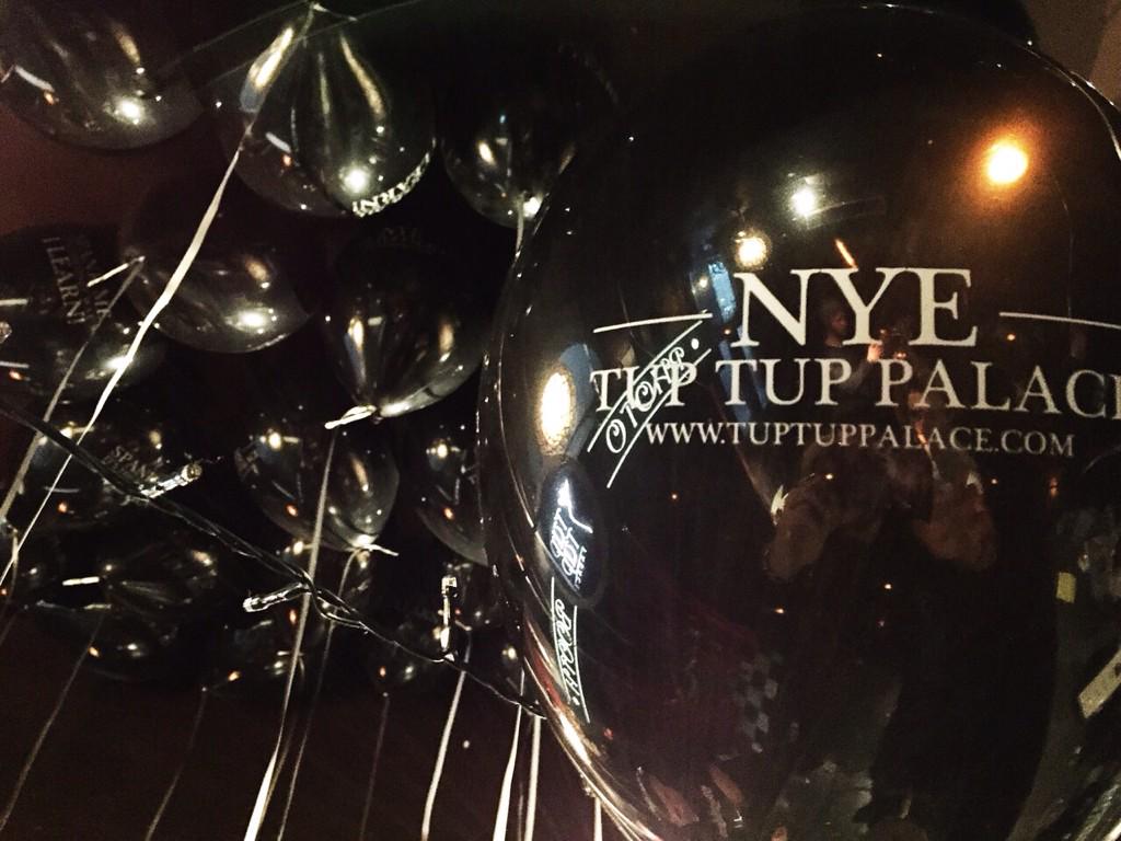 tuptuppalace's tweet photo. Today's goings on 📷 #clubsetup #rosepetals #handcuffs #balloons #trapeze 😮😮😮 http://t.co/Hzm8mwV70c