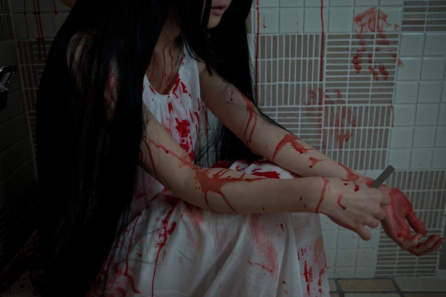 Yas On Twitter 閲覧注意 この時間に告知 あちこちから質問されて迷っていた 少女死体シリーズ の続篇を今年からまた細々と再開していきます 今の感性と表現で創る新章となります 写真は前作より Http T Co 3fpguqjg3c