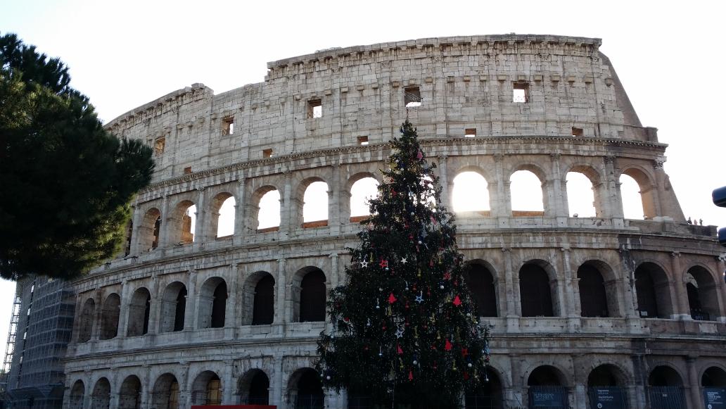 jdmagee05's tweet photo. Got to see the Colosseum today. There's a lot of cool things in Rome but for me this wins for sure http://t.co/Ero89yGGiZ