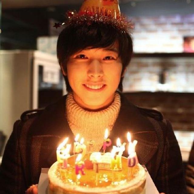  Happy birthday Lee Sungmin ^^ 