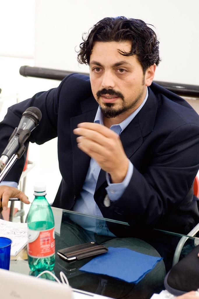 CampaniaStartUp's tweet photo. Antonio Prigiobbo @killermedia è l'innovatore dell'anno più votato sul web http://t.co/wgwp65zNuU @NAStartUp http://t.co/rKXVR3xAwo @dottorg