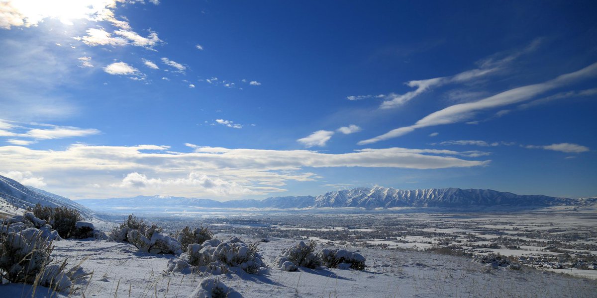knowthengo's tweet photo. Happy New Year from Cache Valley in Northern Utah. http://t.co/JXFSPtZjsu