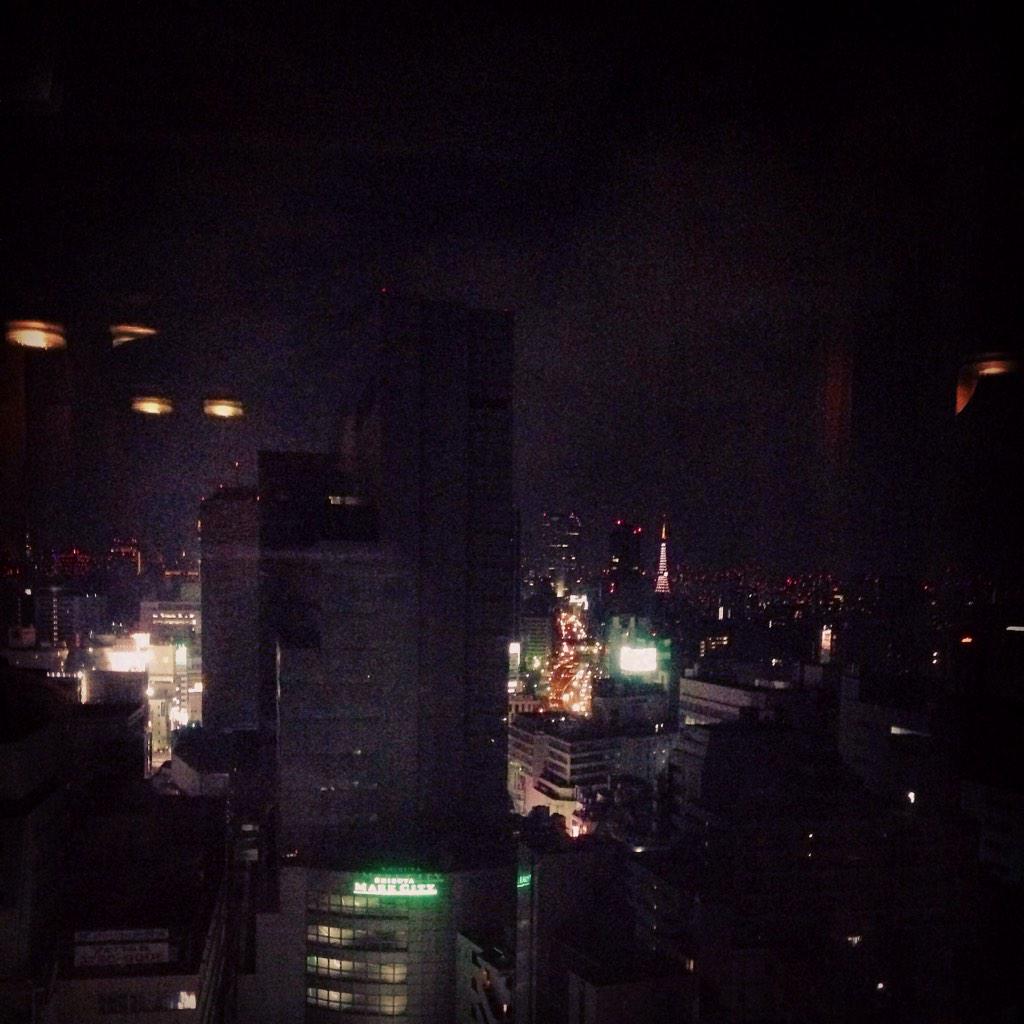 andrew_h59's tweet photo. See ya 2014! Hello #2015 :) I'm living in the future! 7 hours to go toronto! You can do it :) #NewYearsEve in #Tokyo http://t.co/LU7dDI5JhR