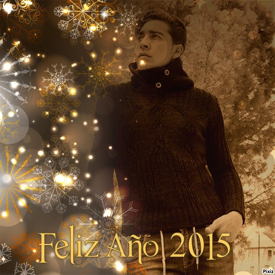 JuankarGH14ofic's tweet photo. Feliz año a todos los Twitteros!!q lo paseis de lux con vuestras familias y ser muy felices!!vamos a X el 2015!!🎆 http://t.co/3QNvIuBc6z