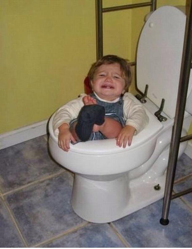 RockefellerScag's tweet photo. @JKirkleski at the tender age of 4... We understand now, Jon, we understand. (Last toilet pic, I promise) http://t.co/CudWI0zV4b