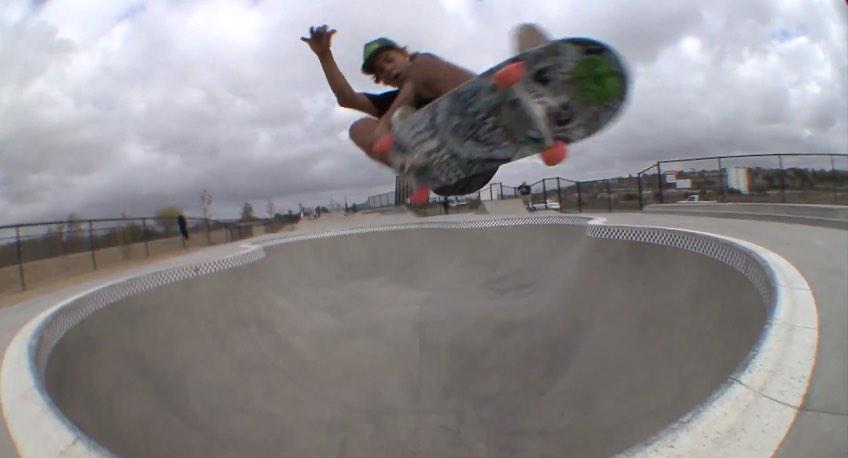creaturefiends's tweet photo. #CreatureFiend Luis Sedano has over a minute of raw clips over at http://t.co/jO2JGDkhSx! #HappyLurkYear http://t.co/4FAzvFQi3x