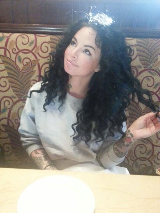 Will people judge me for working at Starbucks to steal psl for year long use? #SocialQuandariesOfTheCommonWhiteGirl<a href="/tag/socialquandariesofthecommonwhitegirl"class="tags"><span>#socialquandariesofthecommonwhitegirl</span></a>