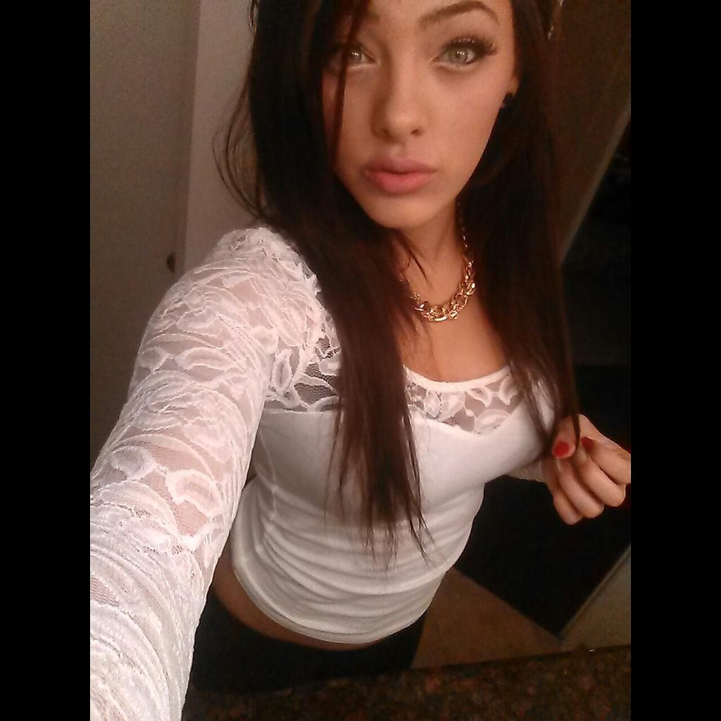 kreareed's tweet photo. “@ItsTheRealWGW: Quote this with a cute Selfie! 😈" http://t.co/vSYTVCemzt