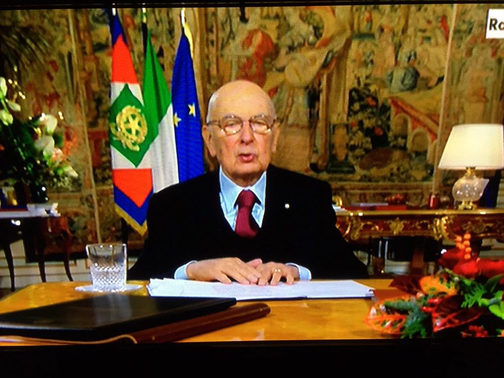 Zio_Tibia's tweet photo. #Buon2015 #buonanno #nottehorror http://t.co/P9wBulGmQZ