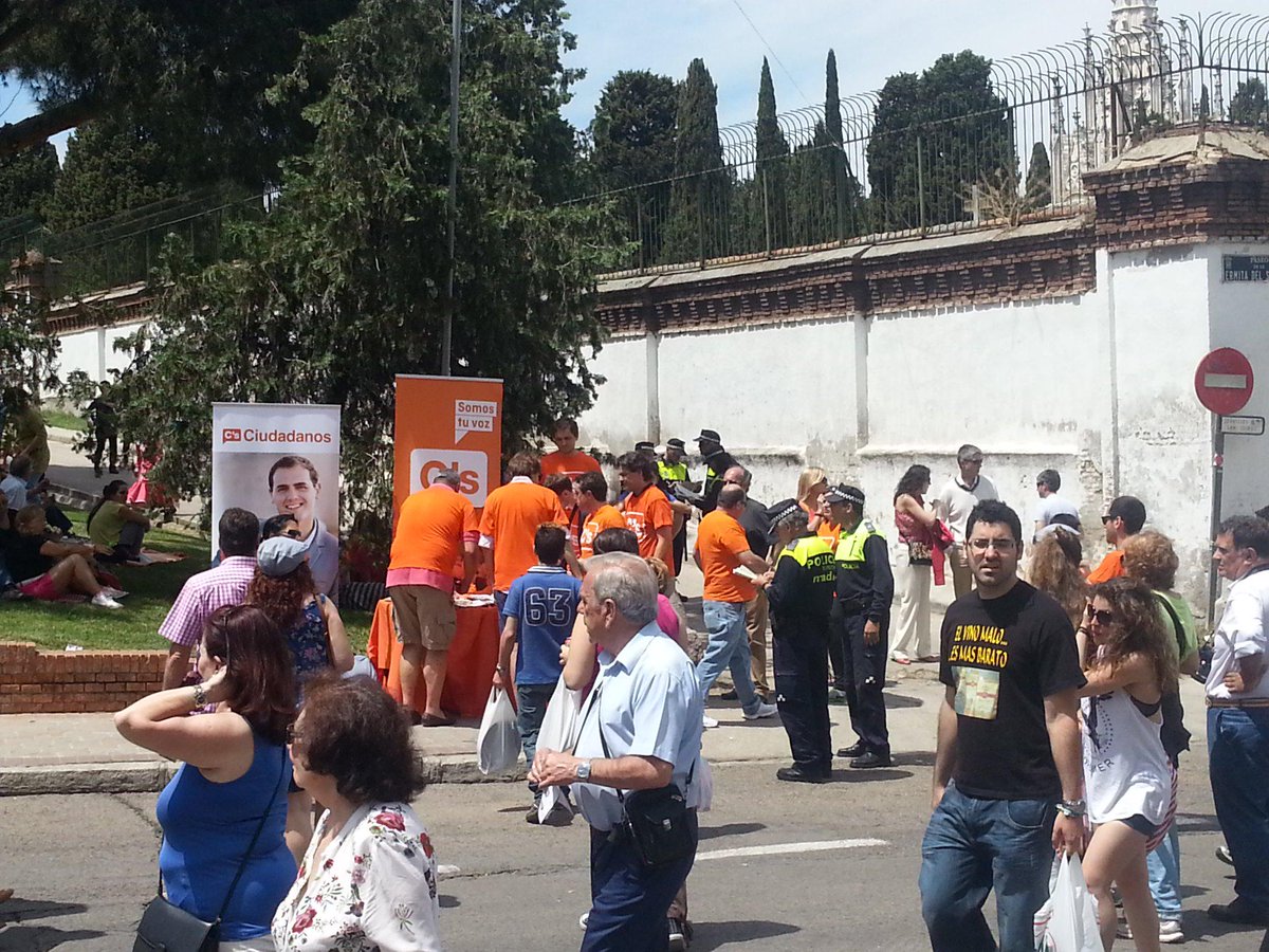 vsanmcs's tweet photo. @CsarZafra Feliz Año 2015! Qué grandes momentos los vividos en #EuropeasCs En 2015 a x las municipales y autonómicas! http://t.co/PPFHoH0XND