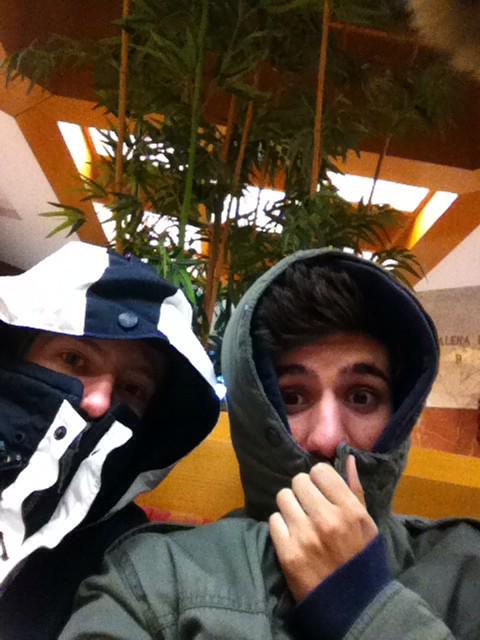 rogeherederol's tweet photo. Sera el ultimo dia del año pero vaya frio que hace @joseguti22 grandeee http://t.co/m5FkCqXEX8
