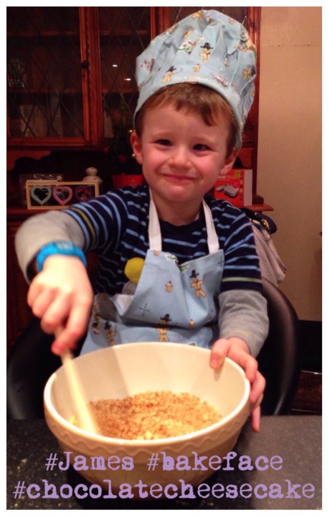 ___OnceAgain___'s tweet photo. James' NYE #bakeface for @BillingtonsUK 
#chocolatecheesecake #NYE #4yearoldbaker http://t.co/Avyv31FfCJ