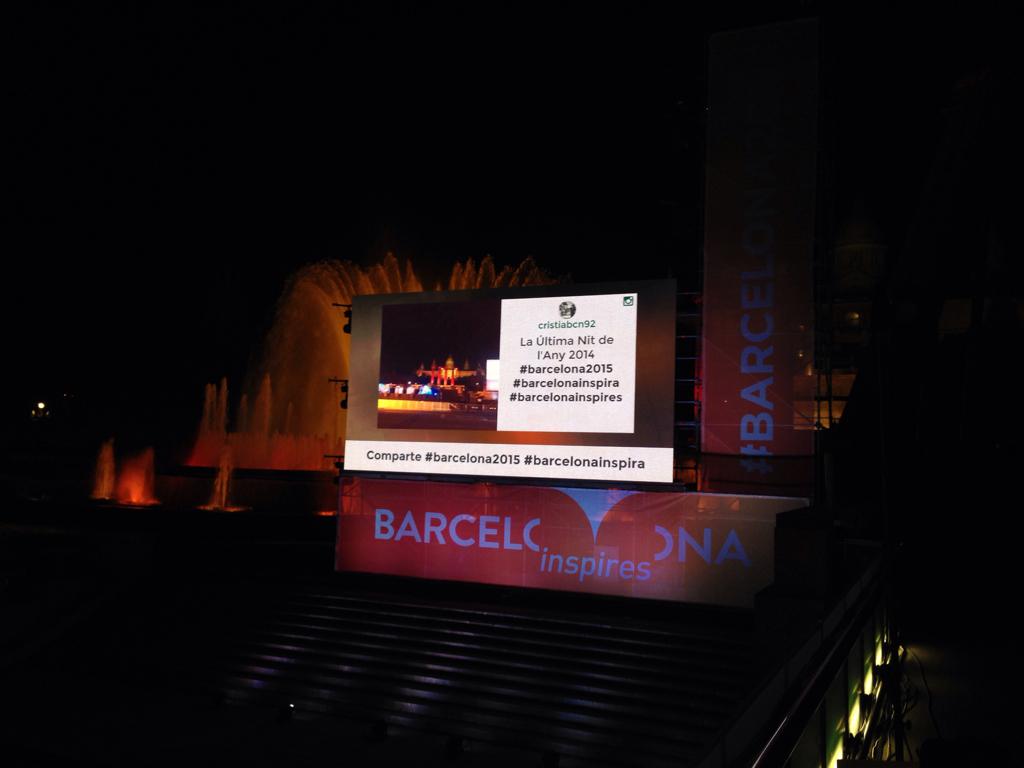 barcelona_cat's tweet photo. Vols que les teves fotos apareguin a la pantalla de la Font Màgica? Penja-les amb #barcelona2015! http://t.co/HFTy9X5MZo