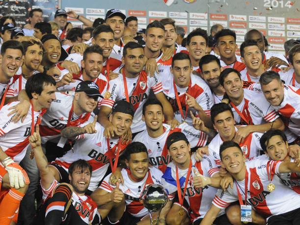 RiverLPM's tweet photo. Por primera vez, un equipo logra tener a los mejores 3 jugadores de América #RiverPlate http://t.co/wWr8c0OWPu http://t.co/JoKwGiePIb