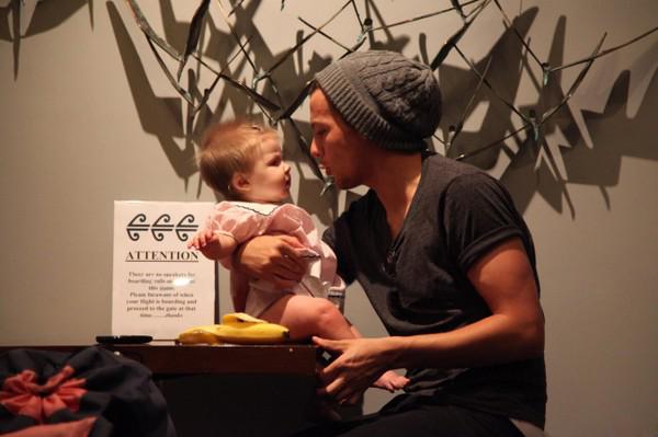 Official1DMex's tweet photo. Louis con Lux enamorandonos aun más / Louis with Lux , for godsake someone hold me asdfghjk #Official1DMex2014 http://t.co/KSxvmOOgqg