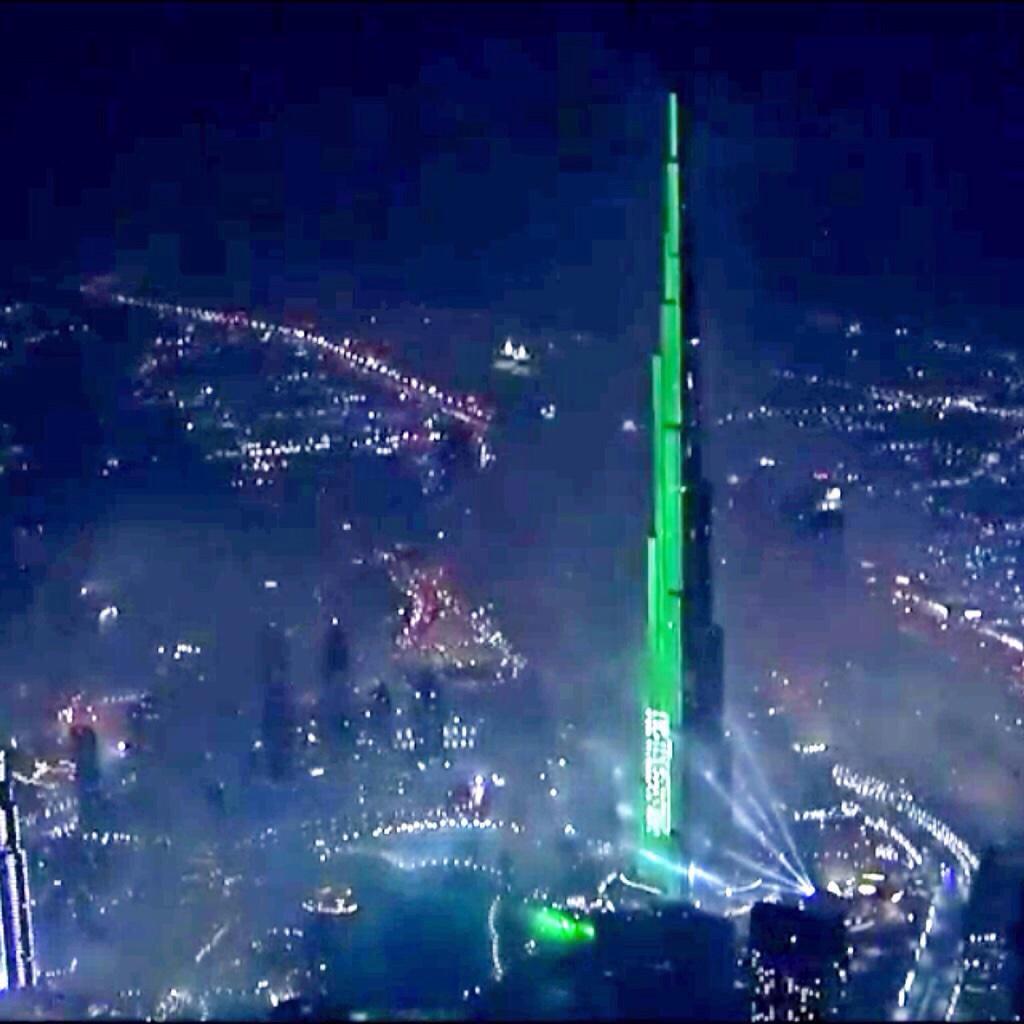 alrushaid_r's tweet photo. دبي تسحر العالم بجميل احتفالياتها .. http://t.co/hXtmPJgUJI
