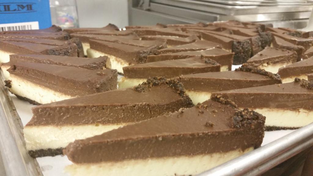 PeeplesHouston's tweet photo. Chef Pedro is getting some goodies ready for tonight. #NYE2015 http://t.co/wgtZxXsdAV